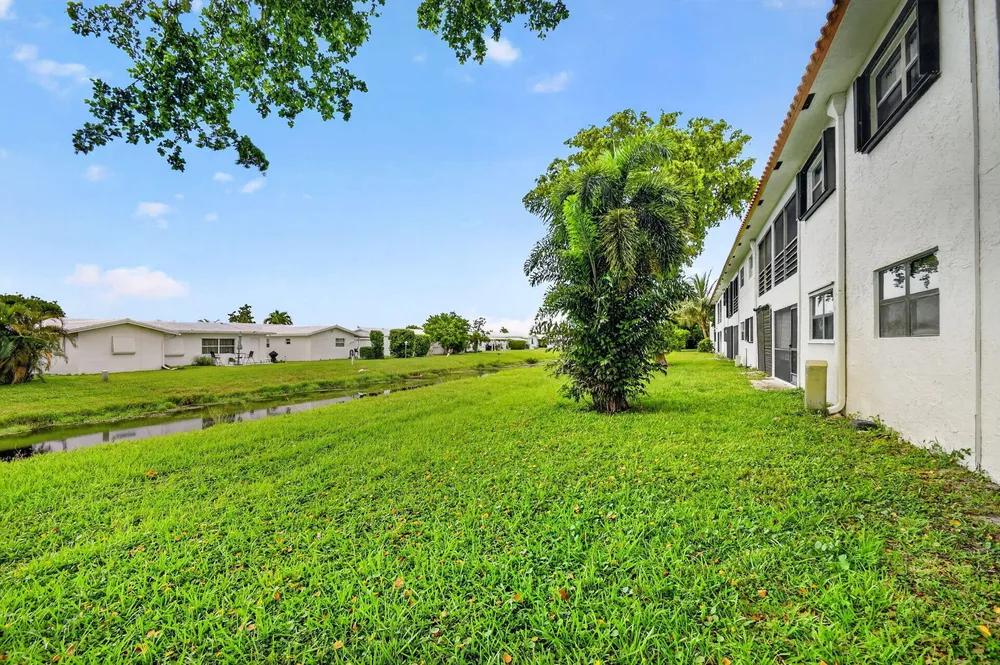 2101 W Woolbright Rd, Boynton Beach, FL 33426