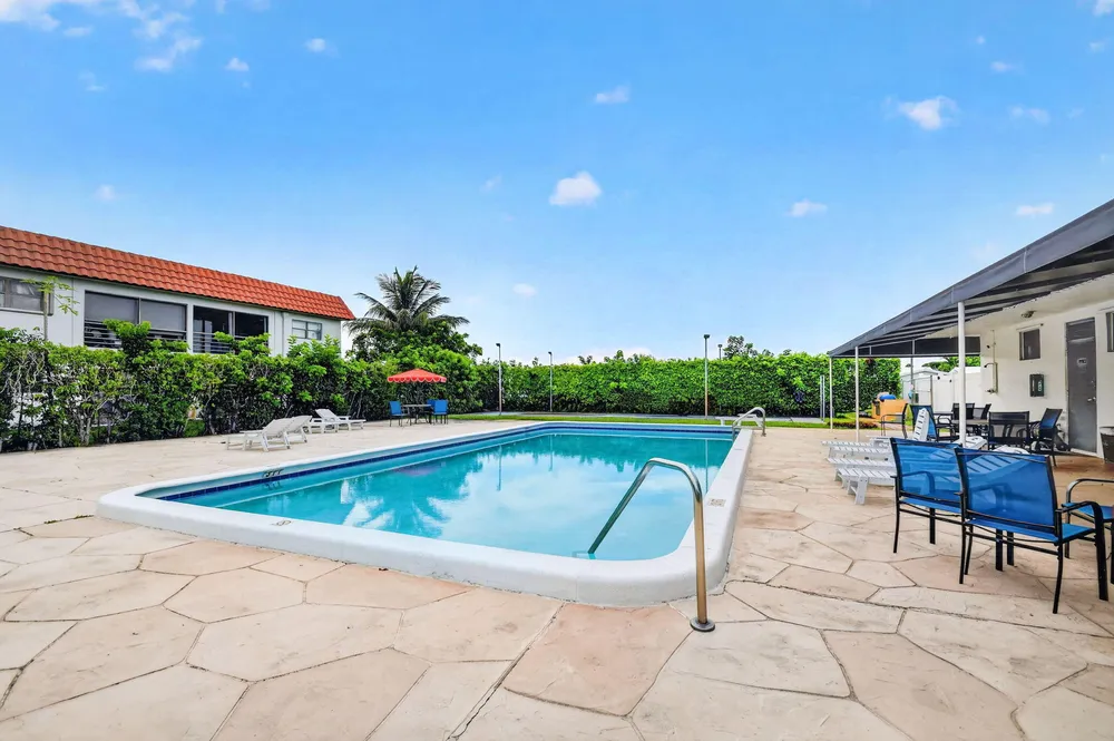 2101 W Woolbright Rd, Boynton Beach, FL 33426