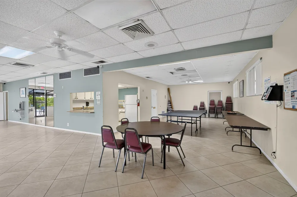 2101 W Woolbright Rd, Boynton Beach, FL 33426