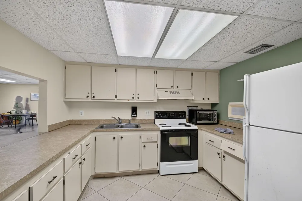 2101 W Woolbright Rd, Boynton Beach, FL 33426