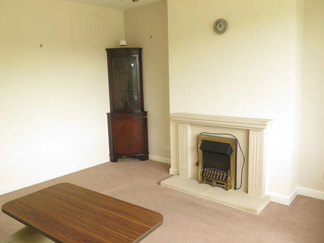 https://mr0.homeflow-assets.co.uk/files/photo/image/47899/5823/_x_/51403043.jpg