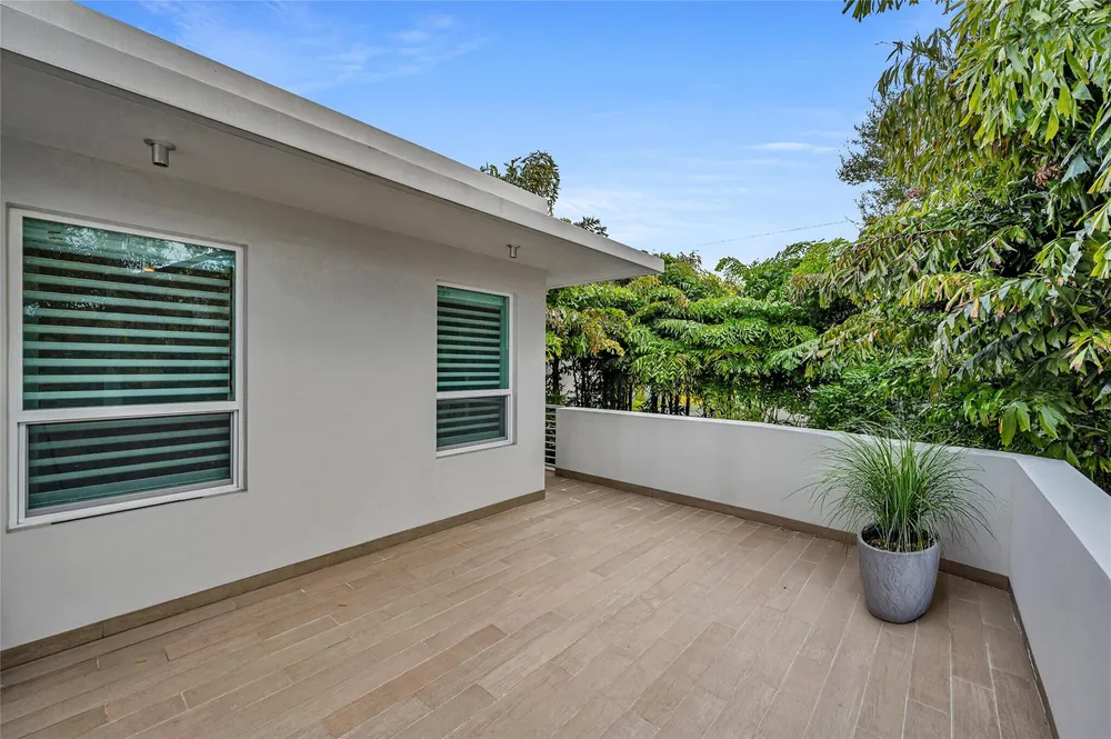 1200 NE 2nd St, Fort Lauderdale, FL 33301