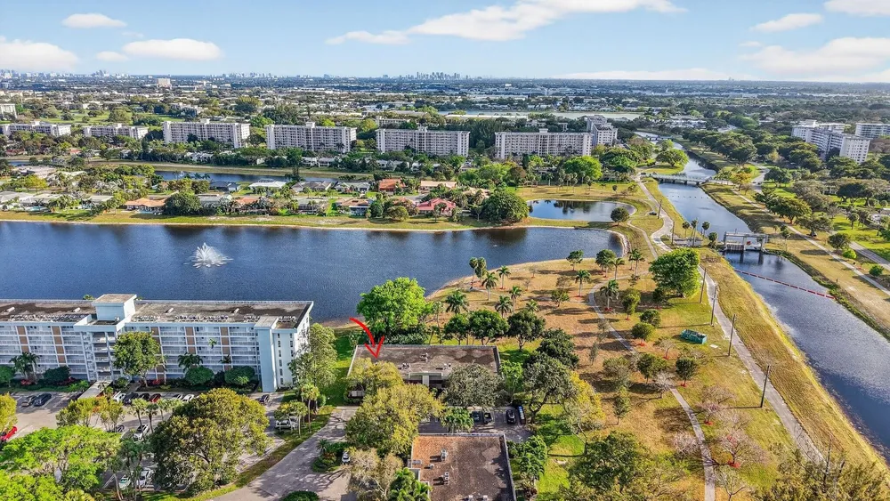 3200 N Course Ln, Pompano Beach, FL 33069