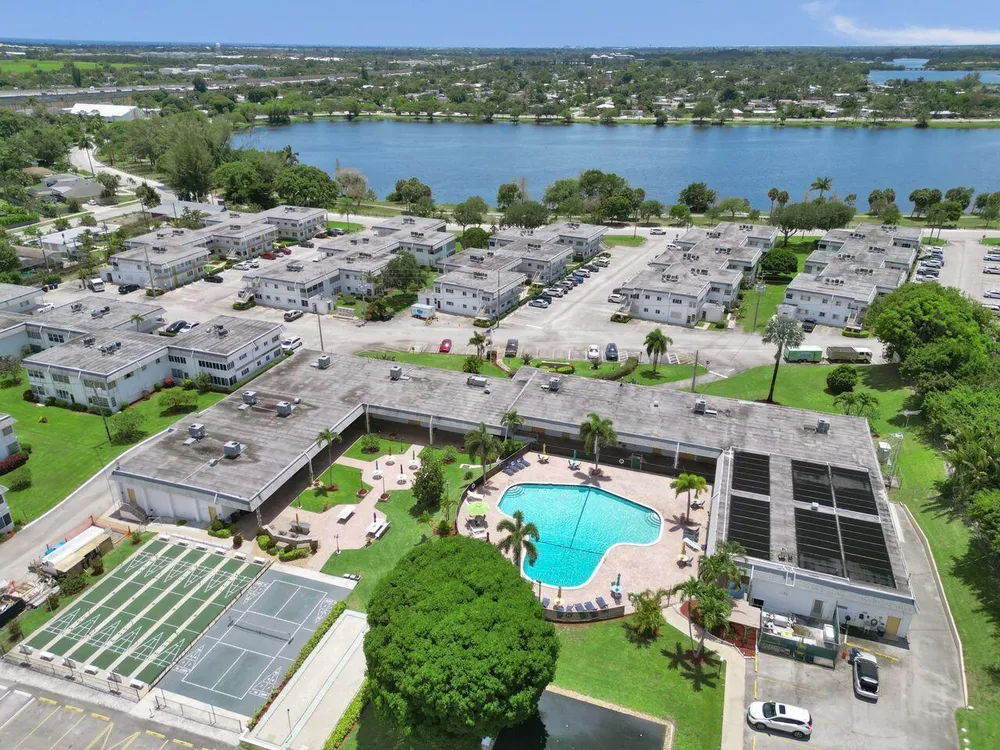 3120 Cynthia Ln, Lake Worth Beach, FL 33461