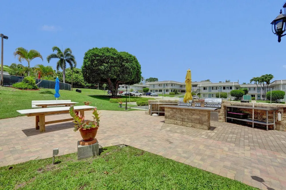 3120 Cynthia Ln, Lake Worth Beach, FL 33461
