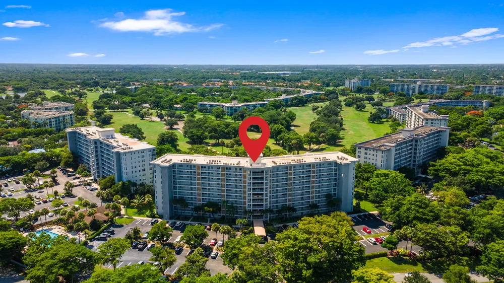 625 Oaks Dr, Pompano Beach, FL 33069