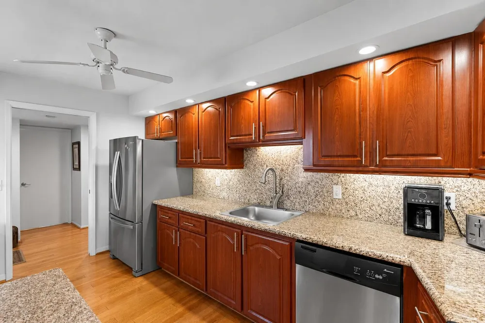 625 Oaks Dr, Pompano Beach, FL 33069