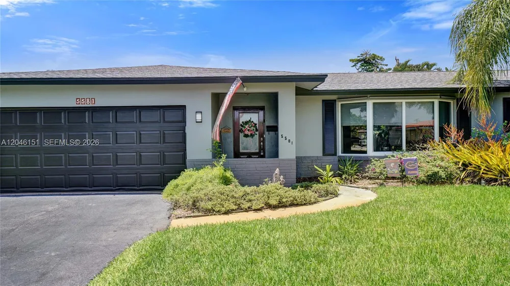 5581 SW 7th St, Plantation, FL 33317