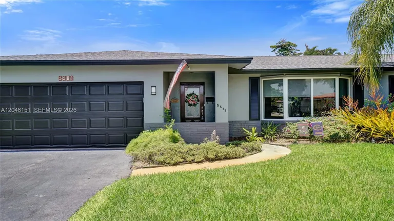 5581 SW 7th St, Plantation, FL 33317
