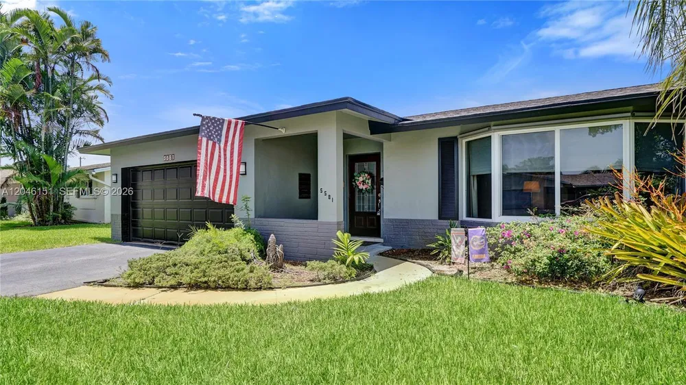 5581 SW 7th St, Plantation, FL 33317