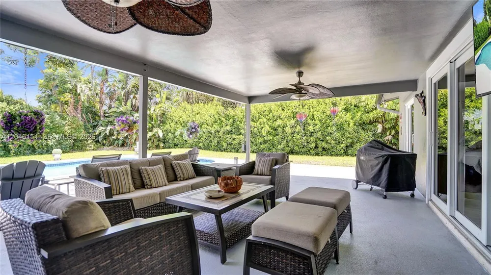 5581 SW 7th St, Plantation, FL 33317