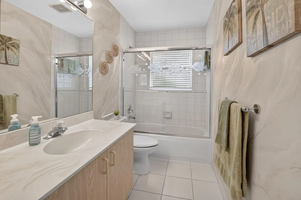 6101 Hook Ln, Boynton Beach, FL 33437