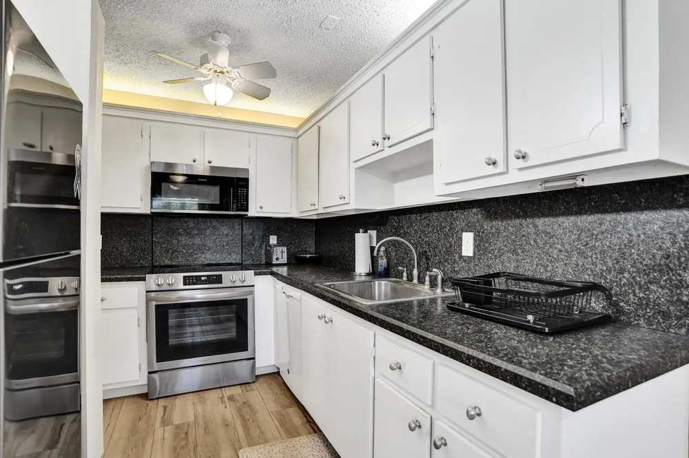 1050 Citrus Way, Delray Beach, FL 33445