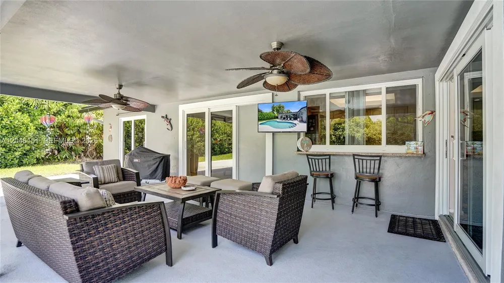 5581 SW 7th St, Plantation, FL 33317