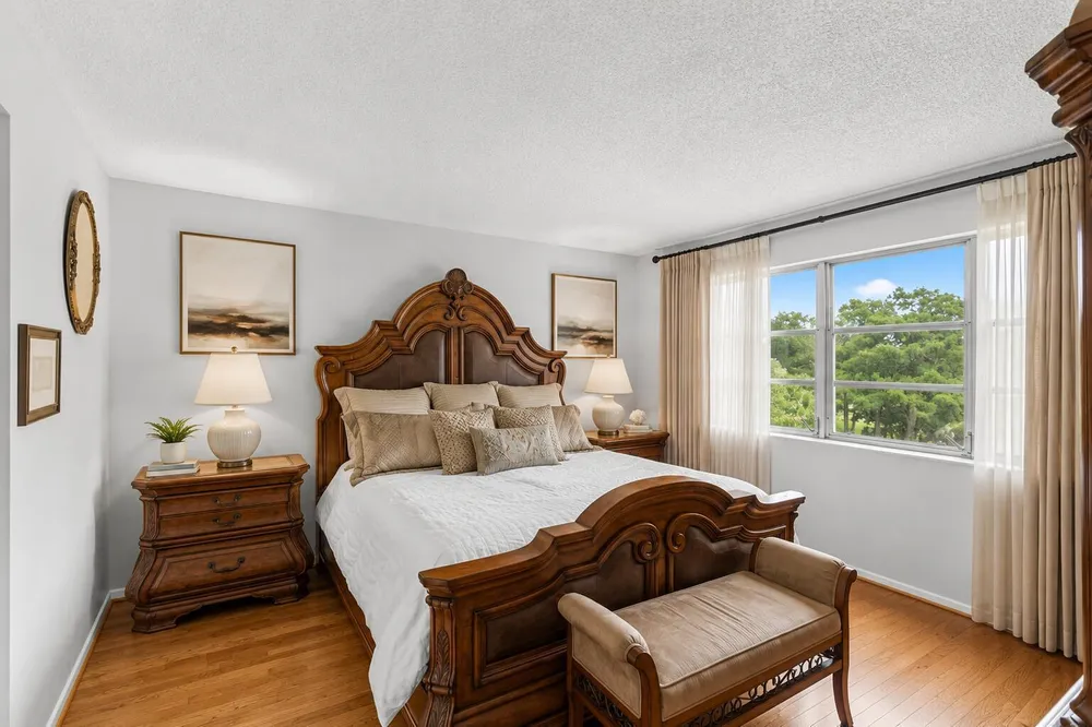 625 Oaks Dr, Pompano Beach, FL 33069