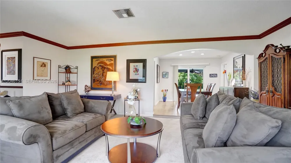 5581 SW 7th St, Plantation, FL 33317