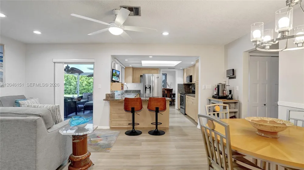 5581 SW 7th St, Plantation, FL 33317