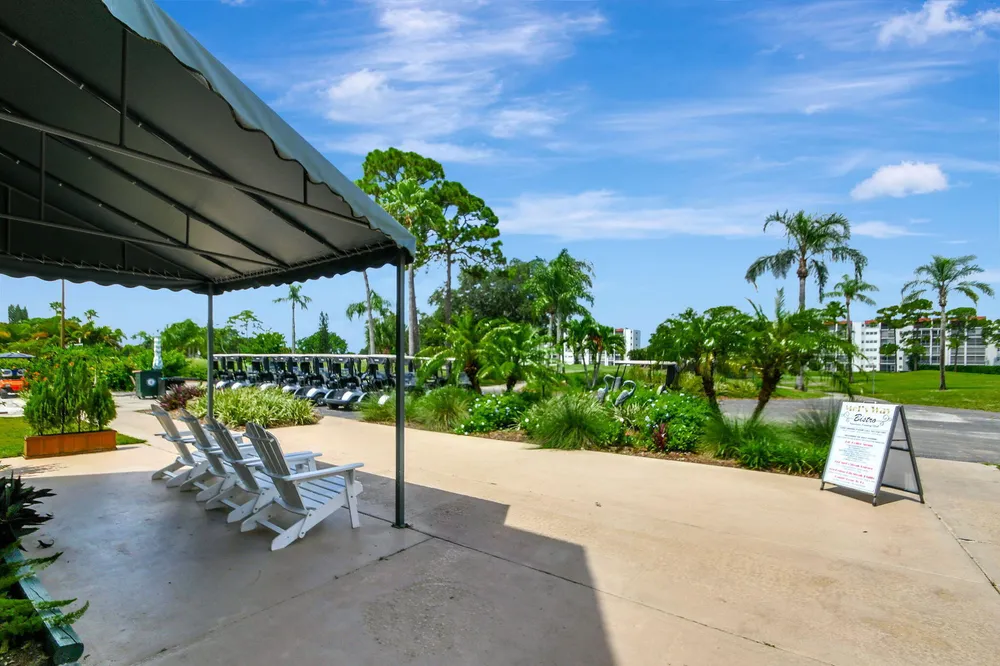 3425 Via Poinciana, Lake Worth, FL 33467