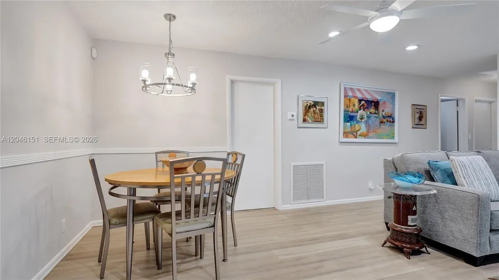 5581 SW 7th St, Plantation, FL 33317