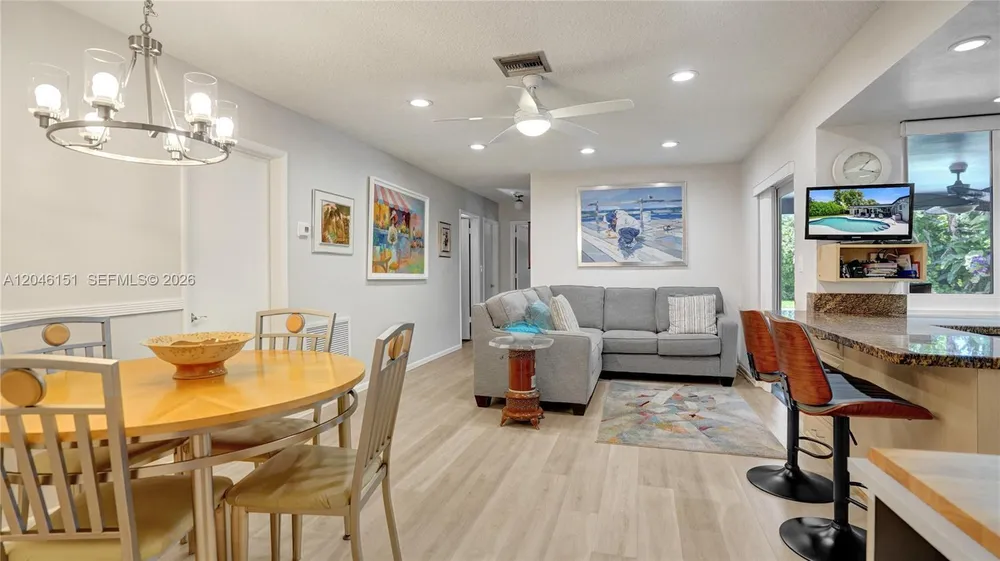 5581 SW 7th St, Plantation, FL 33317