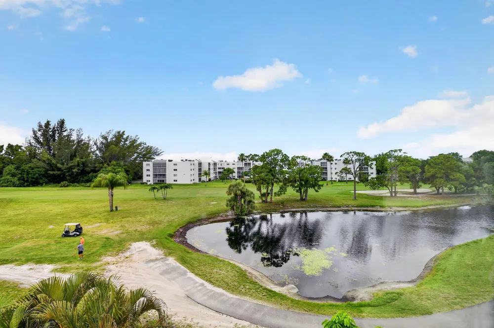 3425 Via Poinciana, Lake Worth, FL 33467
