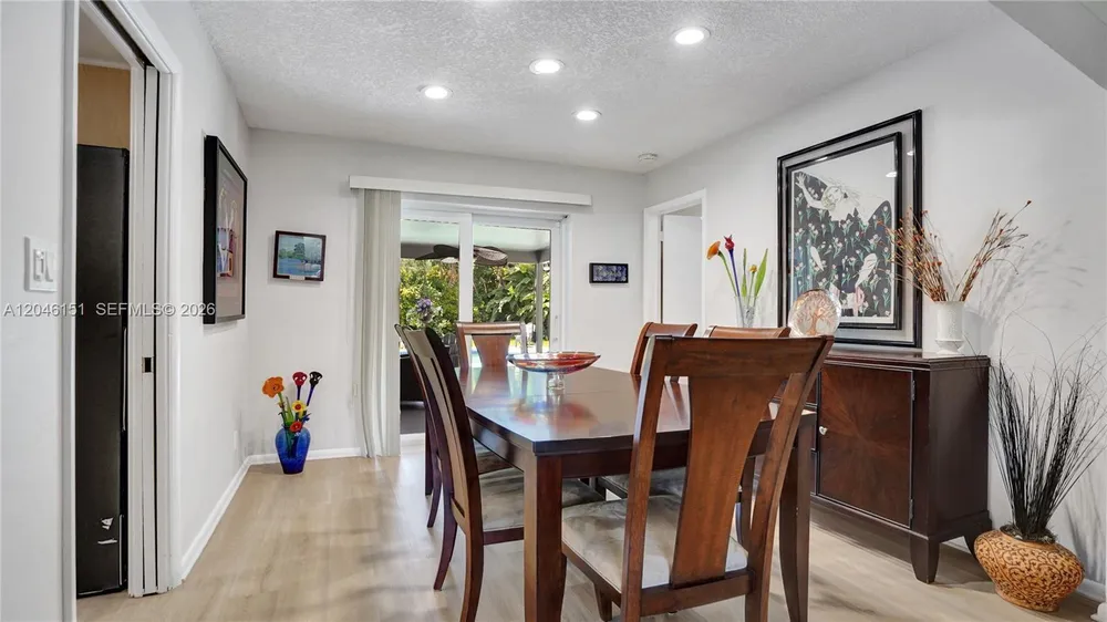 5581 SW 7th St, Plantation, FL 33317