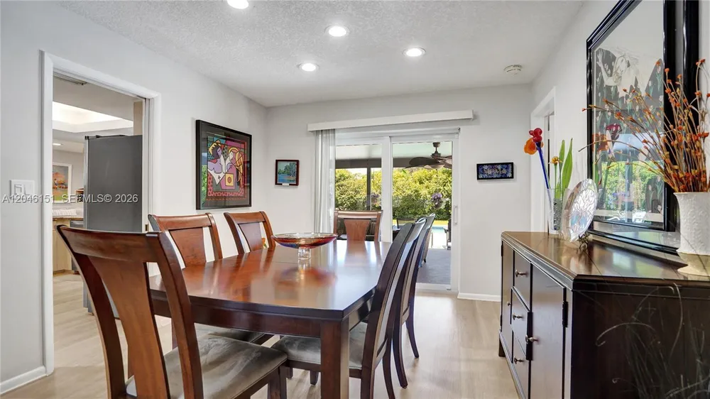 5581 SW 7th St, Plantation, FL 33317