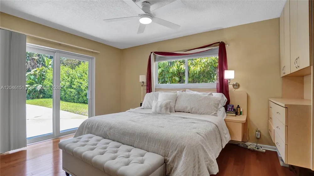 5581 SW 7th St, Plantation, FL 33317
