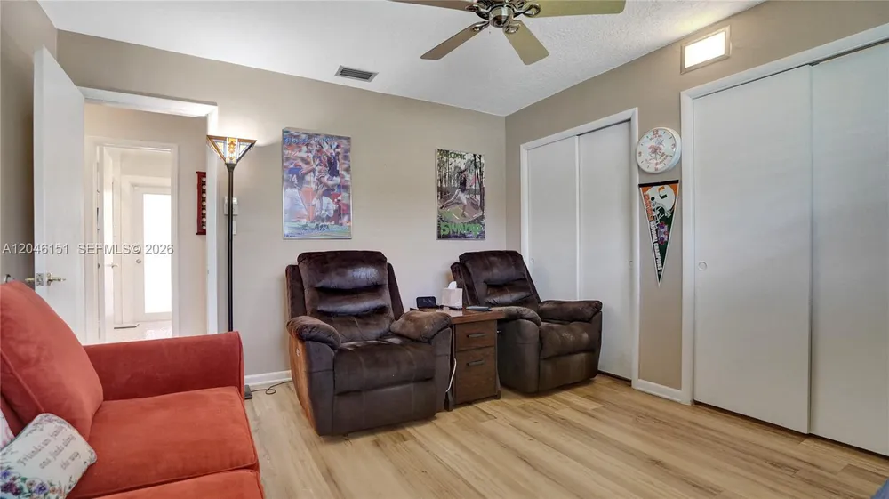 5581 SW 7th St, Plantation, FL 33317