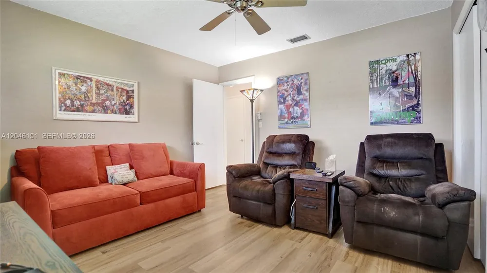 5581 SW 7th St, Plantation, FL 33317
