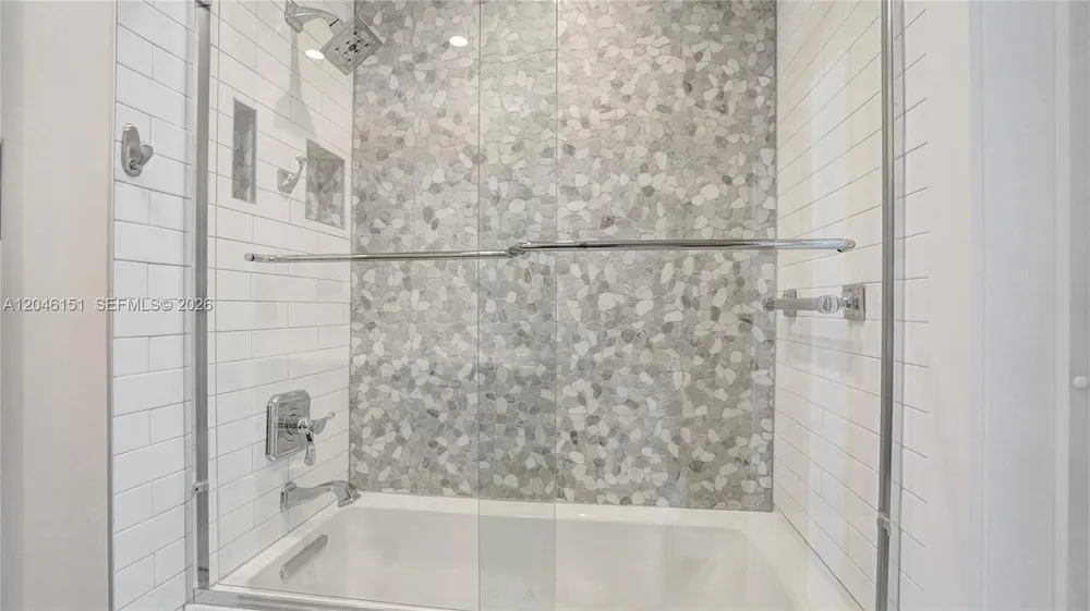 5581 SW 7th St, Plantation, FL 33317