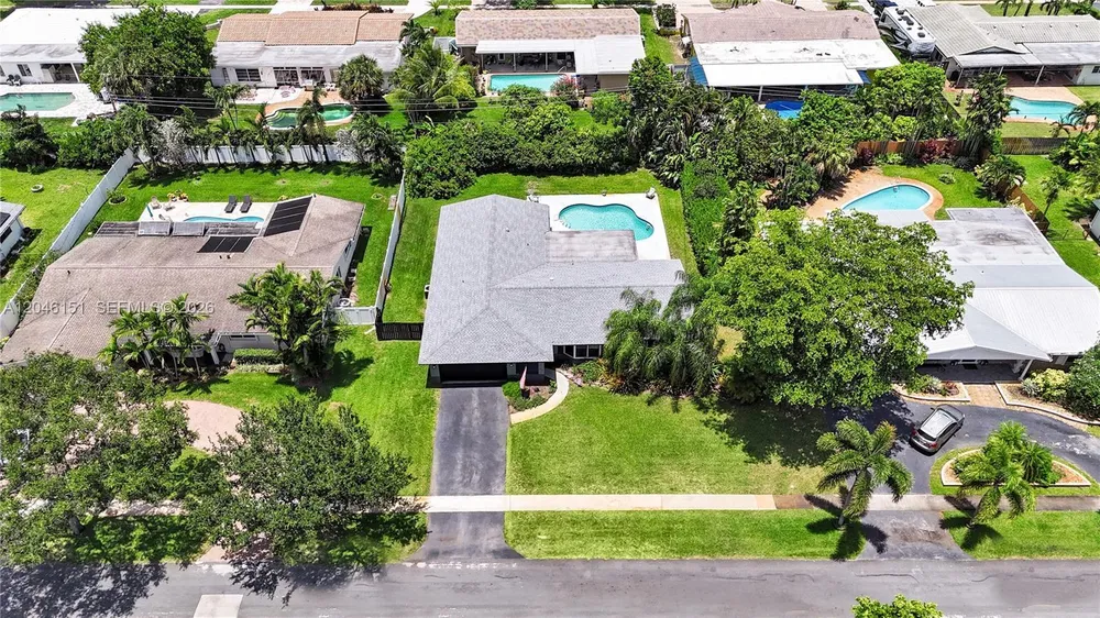 5581 SW 7th St, Plantation, FL 33317