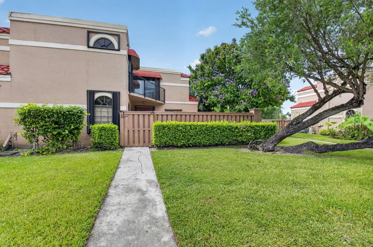 8230 Severn Dr, Boca Raton, FL 33433