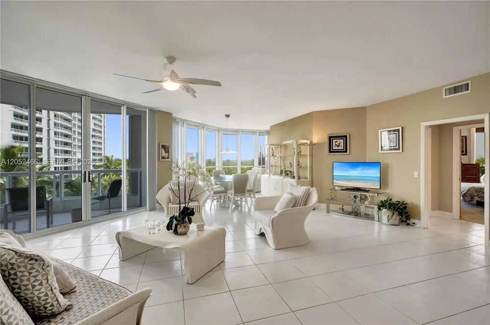 21150 Point Pl, Aventura, FL 33180