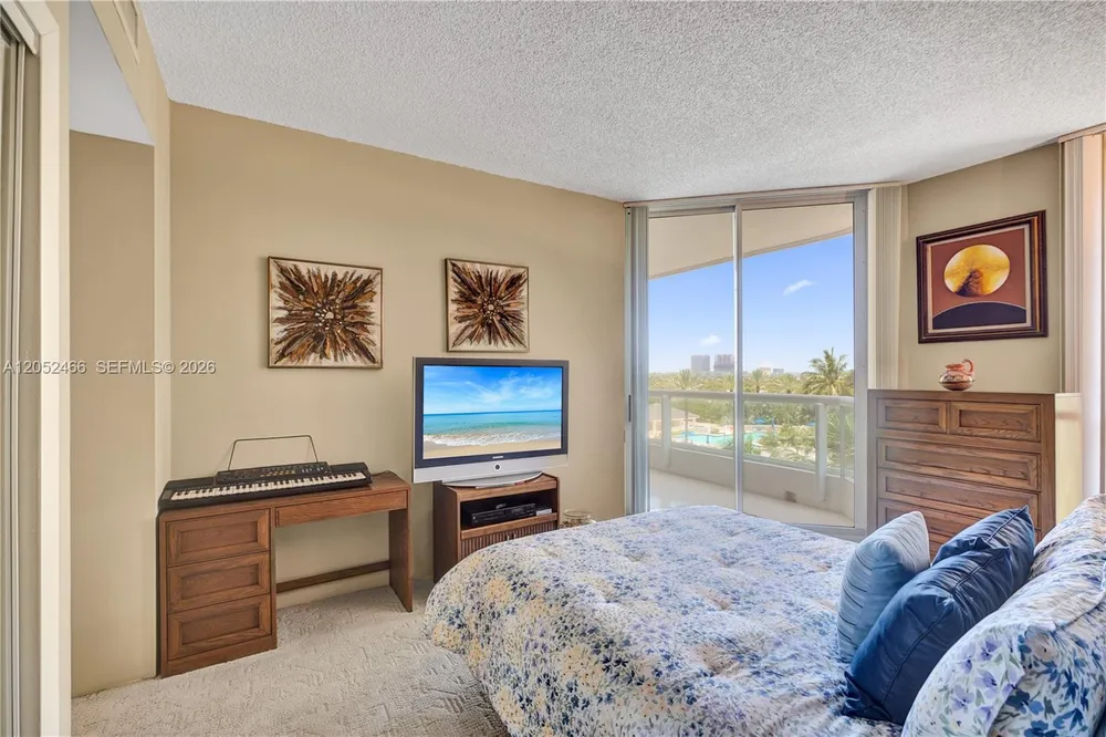 21150 Point Pl, Aventura, FL 33180