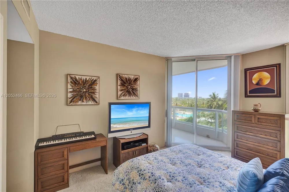 21150 Point Pl, Aventura, FL 33180