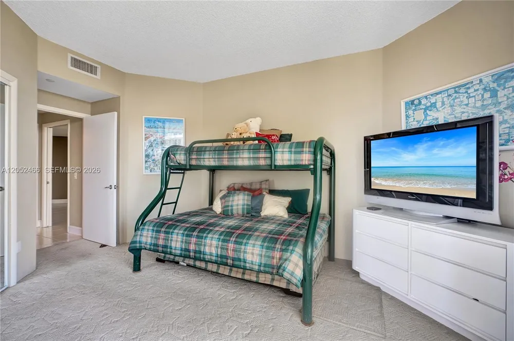 21150 Point Pl, Aventura, FL 33180