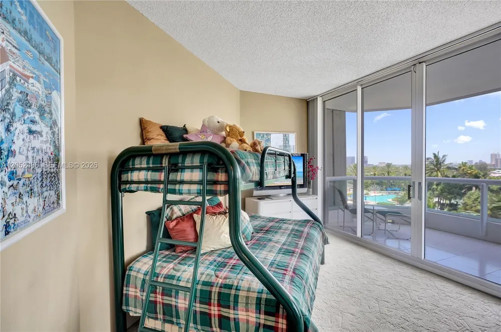 21150 Point Pl, Aventura, FL 33180