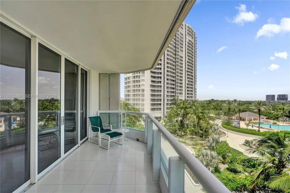 21150 Point Pl, Aventura, FL 33180
