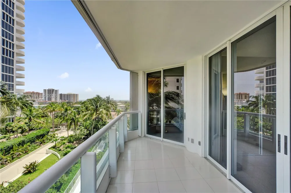 21150 Point Pl, Aventura, FL 33180