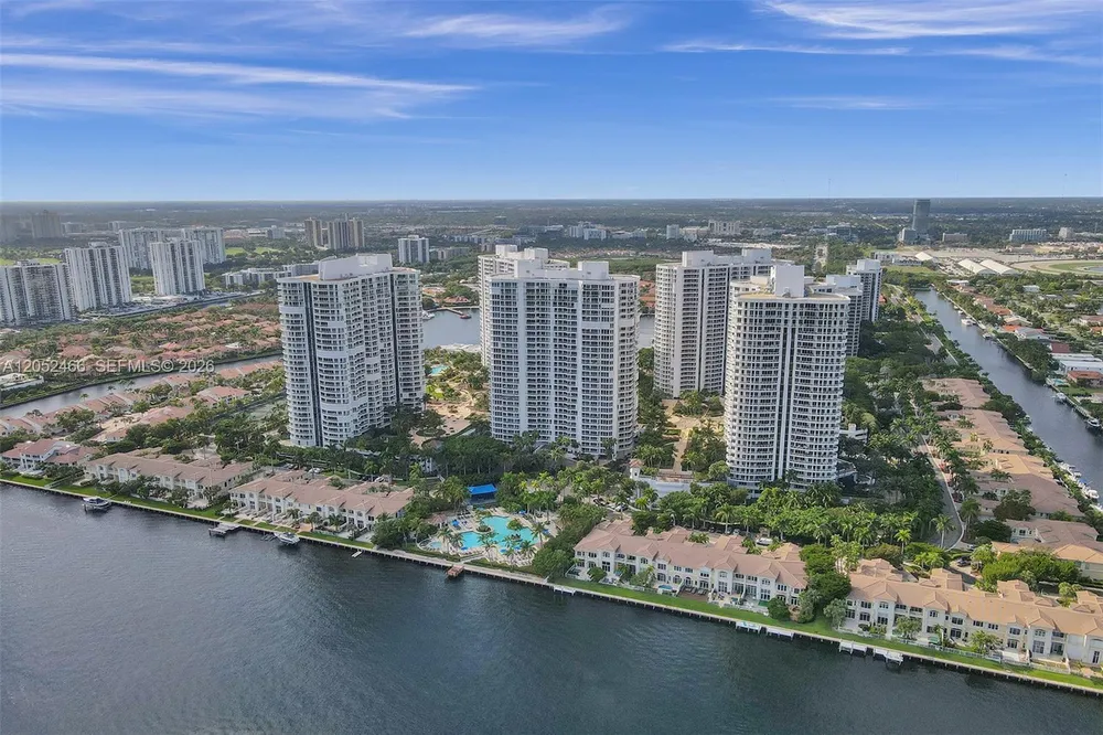 21150 Point Pl, Aventura, FL 33180