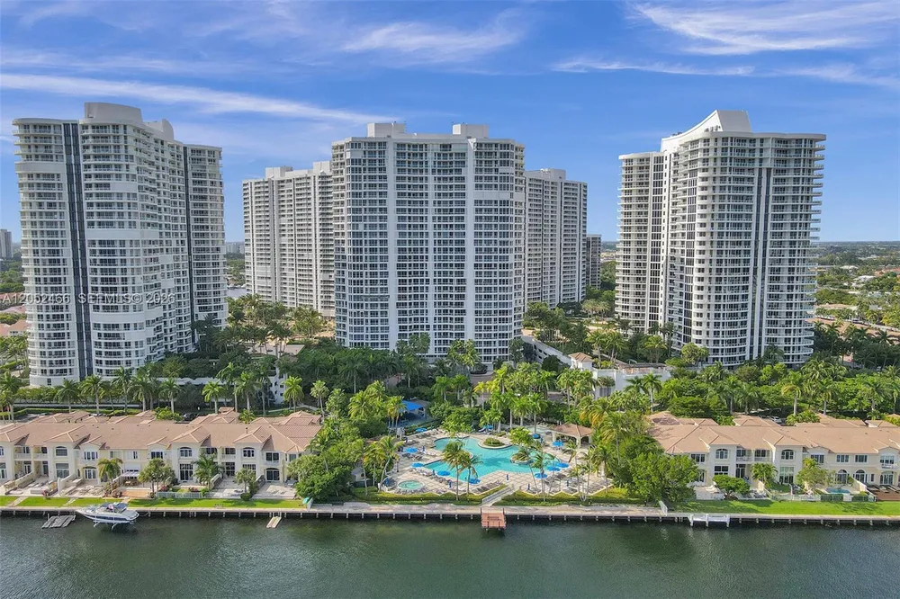 21150 Point Pl, Aventura, FL 33180
