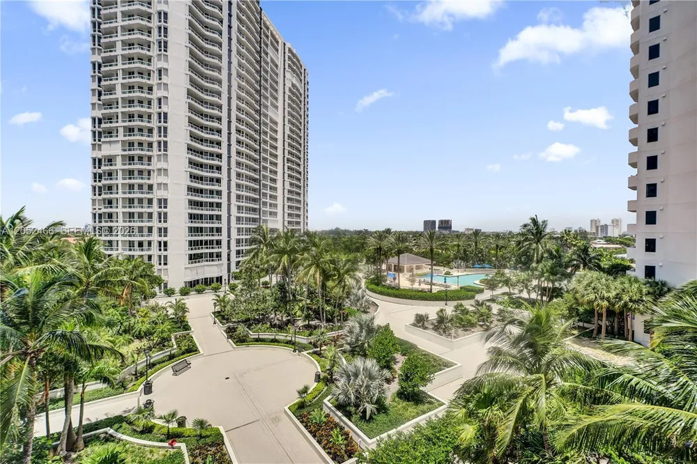 21150 Point Pl, Aventura, FL 33180