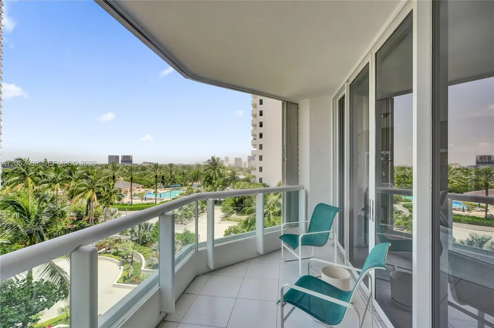 21150 Point Pl, Aventura, FL 33180