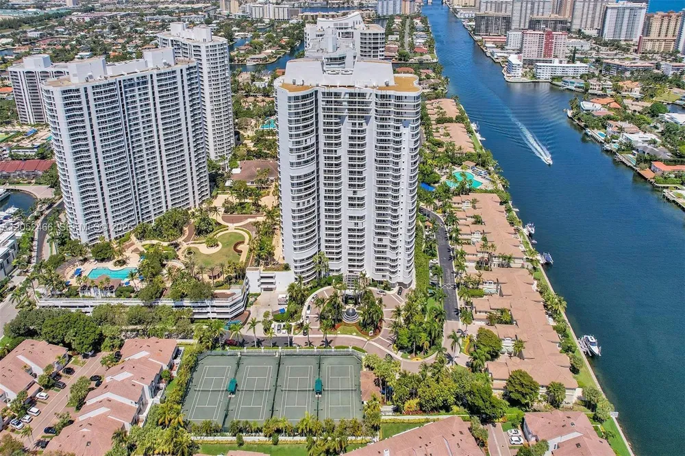 21150 Point Pl, Aventura, FL 33180