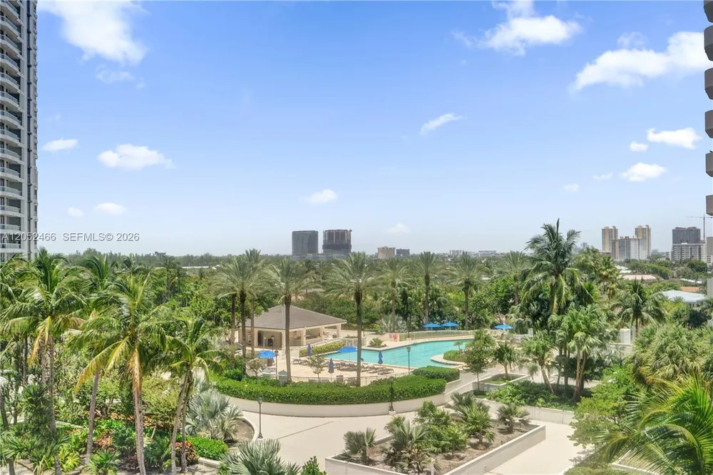 21150 Point Pl, Aventura, FL 33180