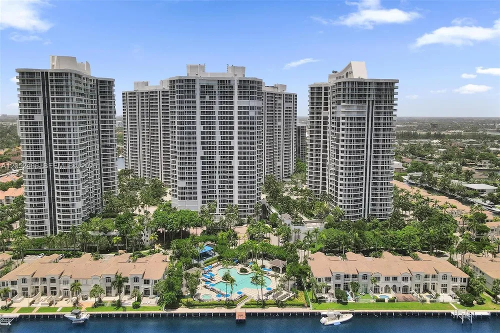 21150 Point Pl, Aventura, FL 33180
