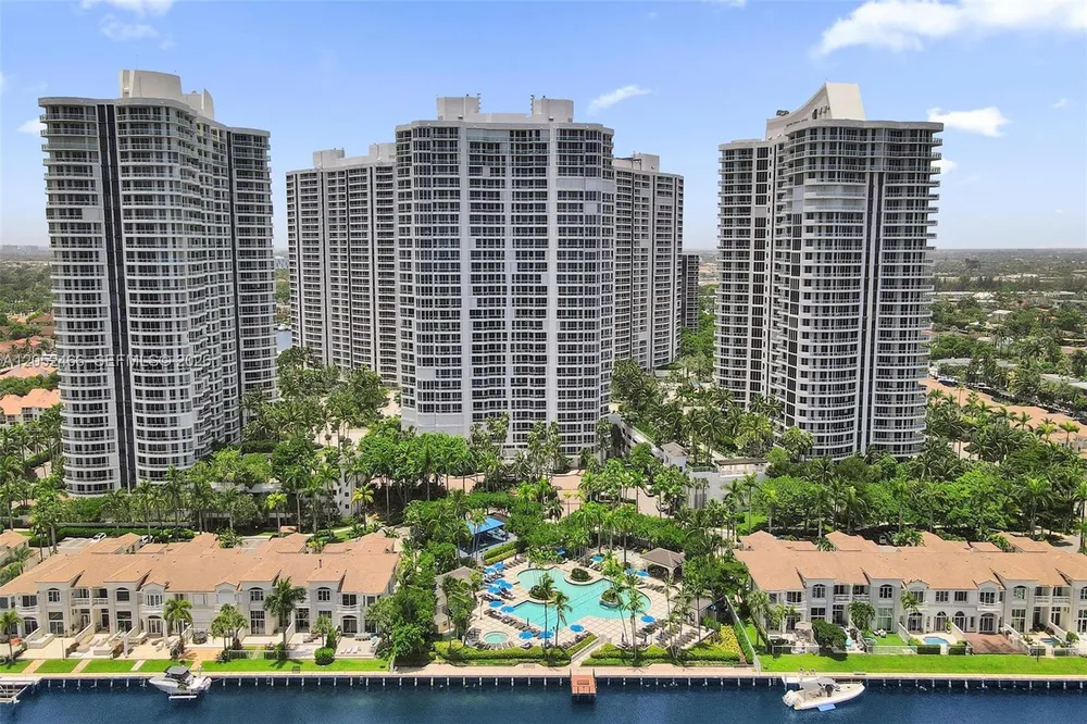 21150 Point Pl, Aventura, FL 33180
