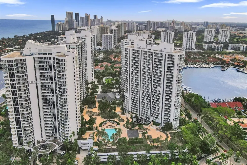 21150 Point Pl, Aventura, FL 33180