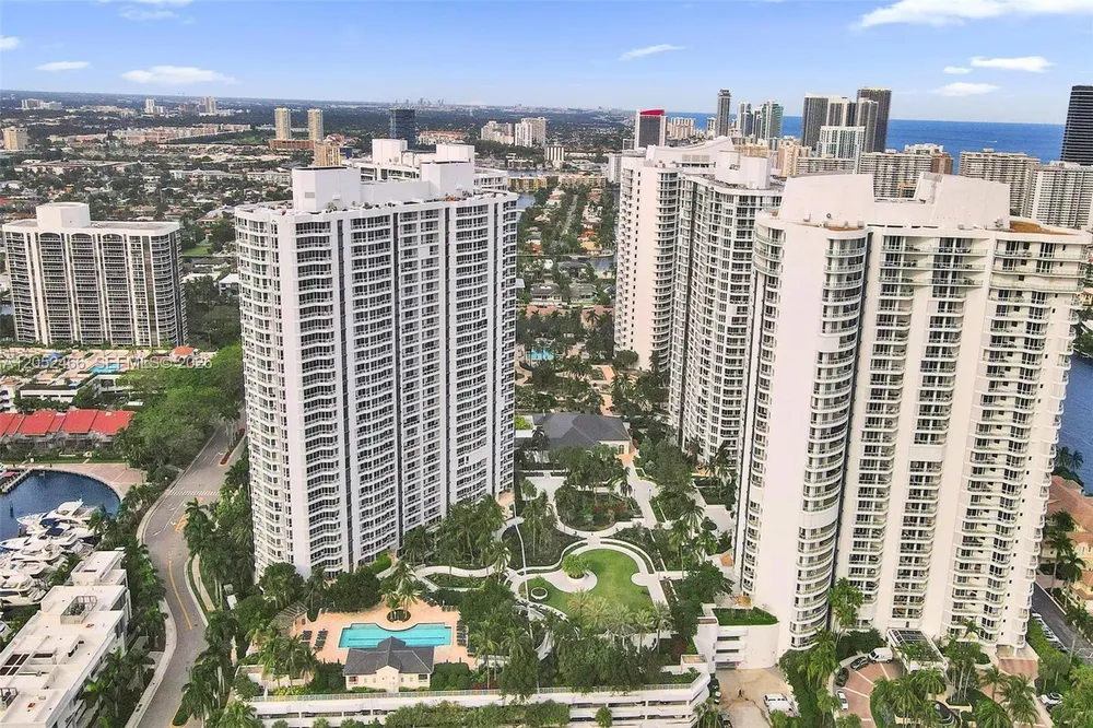 21150 Point Pl, Aventura, FL 33180